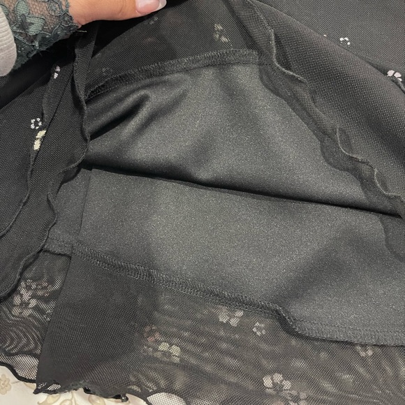 Forever 21 mini floral mesh skirt - Picture 5 of 7